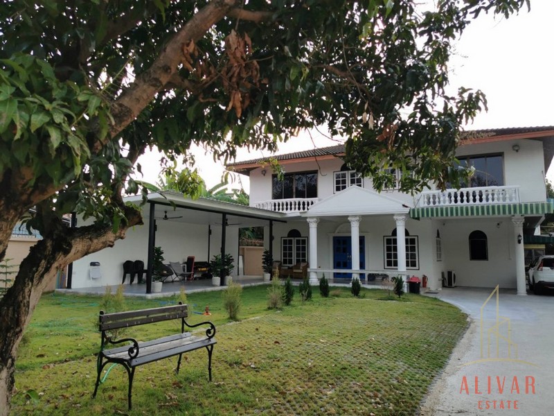 For RentHouseLadprao101, Happy Land, The Mall Bang Kapi : RH015223 Luxury classic house for rent. Total usable area 1,000 sq.m., newly decorated, best locatio