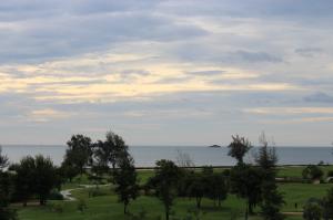 ขายคอนโดหัวหิน ประจวบคีรีขันธ์ : ขาย คอนโด หัวหิน หาดเขาตะเกียบ หนองแก วิวสระ วิวทะเล โครงการ The Breeze Huahin
