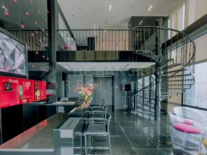 For RentCondoSilom, Saladaeng, Bangrak : M Silom, luxury, high rise condo, high floor, large size, near BTS Chongnonsi