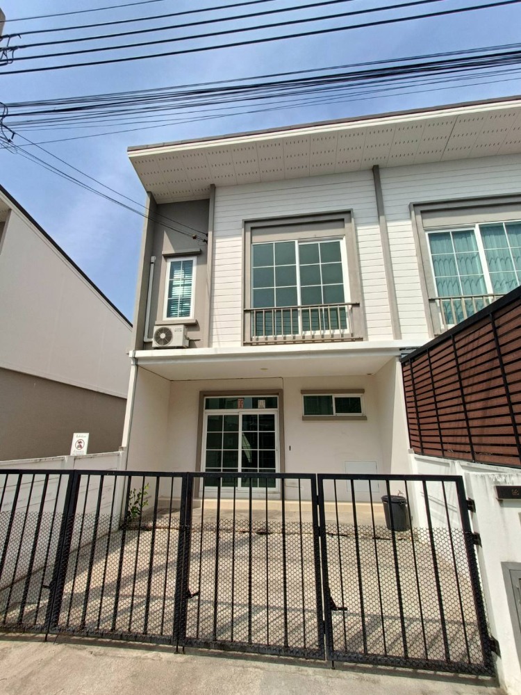 For RentTownhouseRathburana, Suksawat : New house for rent, very cheap, townhome, Q District, Suksawat - Rama 3 Ring Road, can raise animals 12,000