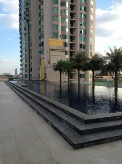 ขายคอนโดวงเวียนใหญ่ เจริญนคร : Watermark Chaophraya, 165 sqm. Beautiful Renovated, Pool view, Three Bedrooms Condo for Sale at Watermark chaophraya.