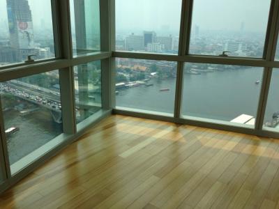 For SaleCondoWongwianyai, Charoennakor : The River, 384 sqm. Spacious Five Bedrooms Condo for Sale at The River.