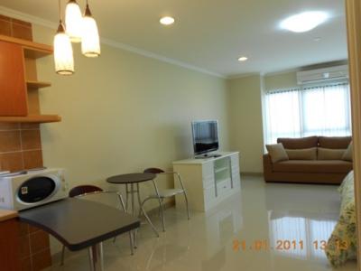 ให้เช่าคอนโดสาทร นราธิวาส : Sathorn Garden, 50sqm Well price, Spacious Studio Flat to let at Sathorn Garden