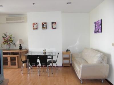 For RentCondoRatchathewi,Phayathai : Patumwan Resort, 60sqm High Rise, Good price Two Bedrooms Flat for rent at Patumwan Resort