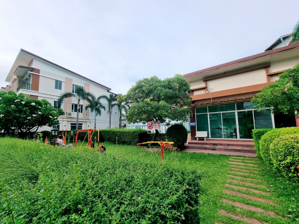 For SaleTownhouseThaphra, Talat Phlu, Wutthakat : JSP Residence Sathorn Kanlapaphruek Townhomes 3 floors 27 squares wah