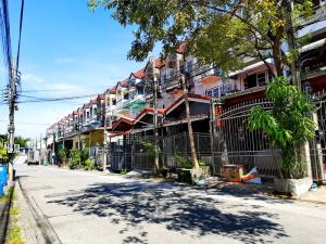 ขายบ้านสมุทรปราการ สำโรง : ขายทาวน์เฮ้าส์ 3 ชั้น  ใกล้บิ๊กซีบางพลี   จังหวัดสมุทรปราการ