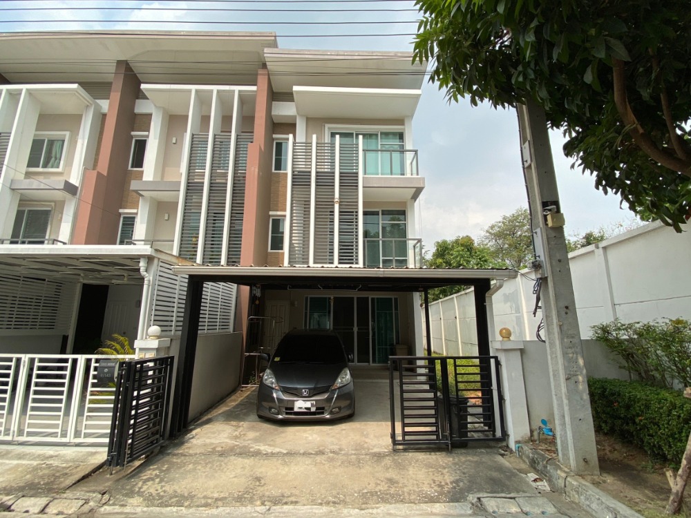 For SaleTownhouseVipawadee, Don Mueang, Lak Si : Townhome Town Avenue Sixty Vibhavadi 60 / Townhome 3 floors (for sale), Town Avenue 60's Vibhavadi 60 / Townhome 3 Bedrooms (FOR SALE) STONE582