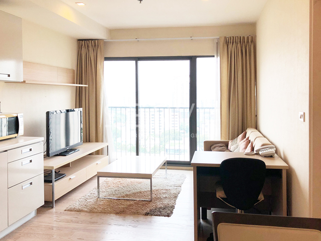 For RentCondoSukhumvit, Asoke, Thonglor : 🔥Homey Style 1 Bed with Bathtub Perfect Location BTS Thong Lo at Noble Remix Condo / Condo For Rent