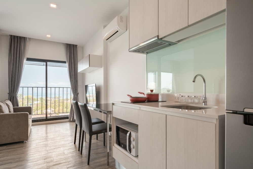 For RentCondoSriracha Laem Chabang Ban Bueng : Condo for rent at Knightsbridge The Ocean Sriracha, 1 Bedroom 35 sqm. (Service residence by Hampton)  ✅Accept 1 month advance, Ready to move in get Free Wi-Fi