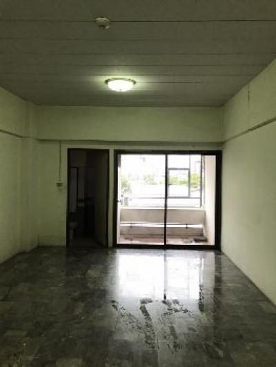For SaleCondoYothinpattana,CDC : Condo for sale, Low Rise Condo with parking, Baan Chulasak Condominium, 28.5 sq m.