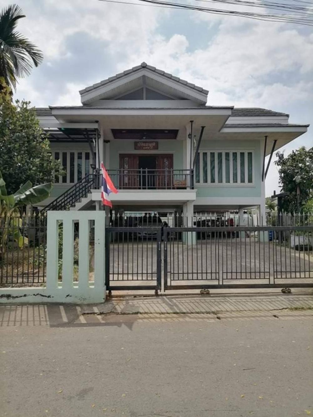 For SaleHouseKhon Kaen : ❤️❤️ Beautiful house for sale. Beautiful condition. Interested in making an appointment to see line/tel0859114585 ❤️❤️ Ready to move in, Lao Nadi Road, Khon Kaen, just 500 meters into the alley, located in the city of Khon Kaen, 3 bedrooms, 3 bathrooms, s