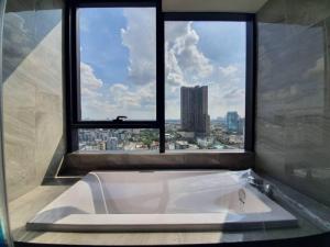 For RentCondoSukhumvit, Asoke, Thonglor : 🔥 Very good price, beautifully decorated, ready to move in, good location, near BTS Thonglor 🔥 Ready to finish every dew, Ideo Q Sukhumvit 36, 1 bedroom, 1 bathroom, can make an appointment to view 24 hours Tel. 099-887-1464