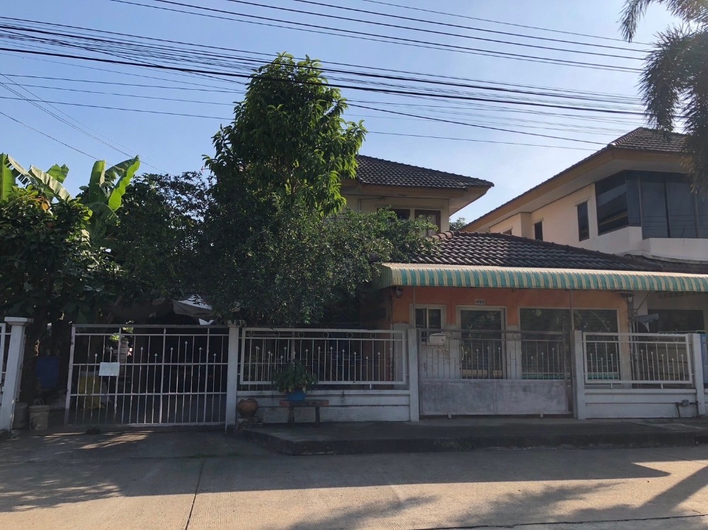 For SaleHousePathum Thani,Rangsit, Thammasat : The front of the house is not attached to anyone! Behind the garden project! House for sale Coin Natural Home (Rhein Natural Home 2) 60.1 square wah, near Thai market, near Thammasat University.