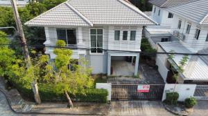 For SaleHousePathum Thani,Rangsit, Thammasat : 2 storey detached house for sale, Pruksa Village Project, The Season Rangsit-Klong 3 (The Season Rangsit-Klong 3), area 55 sq m, behind the corner