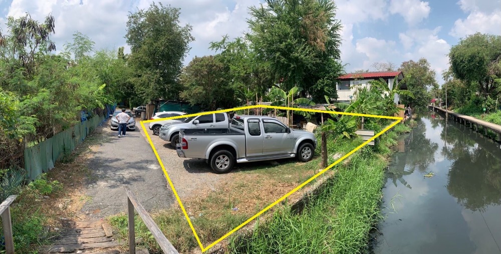 For SaleLandLadkrabang, Suwannaphum Airport : Selling vacant land by the canal Soi Chaloem Phrakiat 42 Chaloem Phrakiat Ror 9 Road, Prawet District