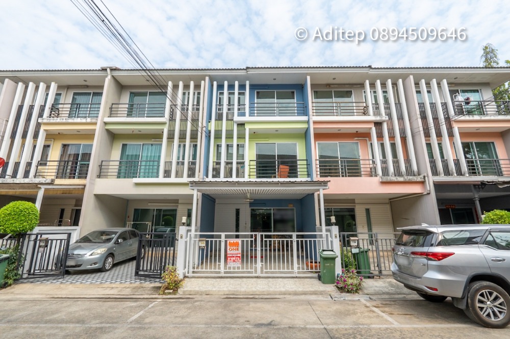 For SaleTownhouseRama 2, Bang Khun Thian : 3-storey townhome for sale, Vista Park Rama 2 behind Central Rama 2, size 21 sq m., 4 bedrooms, 3 bathrooms, add a kitchen behind the house.
