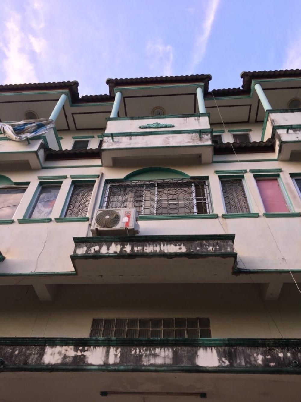 For SaleShophouseChiang Rai : Commercial building for sale, 3 and a half floors in front of Mae Fah Luang University, Mueang District, Chiang Rai Province