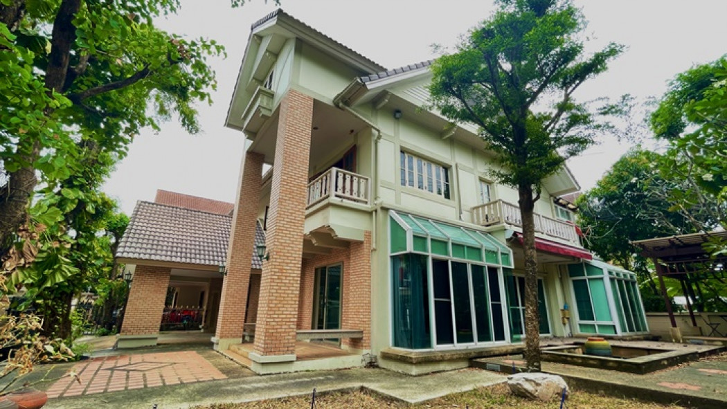 For SaleHouseSeri Thai, Ramkhamhaeng Nida : House for sale, Laddarom Ekkamai-Ramintra, area 125.6 sq.wa., behind the corner, 4 bedrooms, 5 bathrooms, built-in, ready to move in, good location, next to the road along the expressway