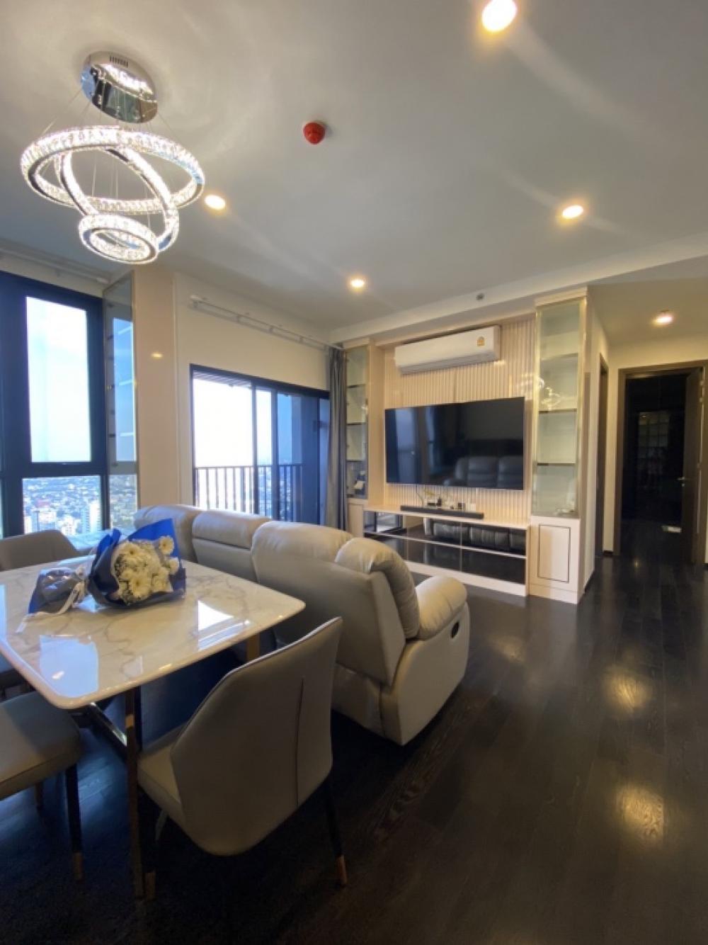 For RentCondoSukhumvit, Asoke, Thonglor : 🔥Available Now🔥Park Origin Thonglor 2-2BR 67sqm. High Fl. 082-459-4297