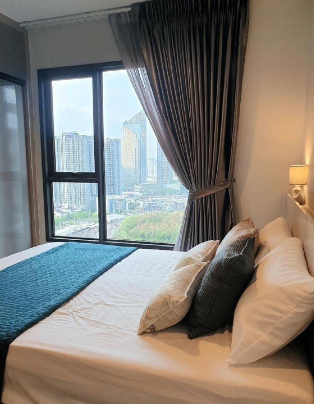 For RentCondoRama9, Petchburi, RCA : For rent, LIFE Asoke - Rama 9 (Life Asoke - Rama 9), interested in details. You can make an appointment to see the room. #Add Line, reply very quickly. Add Line: Line ID: @780usfzn (with @ too), code LAR9.5