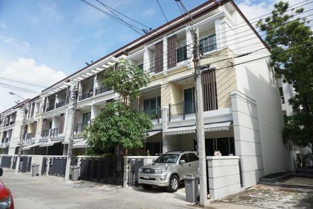 For RentTownhouseKaset Nawamin,Ladplakao : Townhome or Home Office at Ladprakhao79 Road for RENT