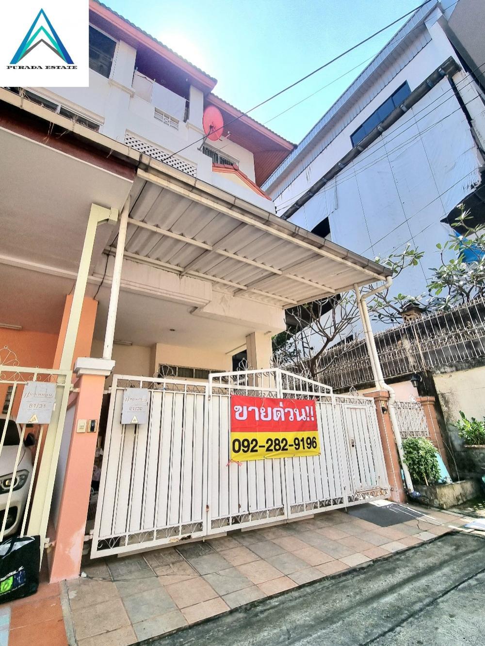 For SaleTownhouseNawamin, Ramindra : Townhome for sale, Prinlak Nawamin, behind the corner, good location, near the exit about 100 meters, next to Nawamin Road, Tel: 0922829196