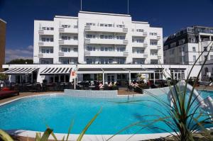 For SaleBusinesses for saleRanong : Selling a 4-star hotel with 183 rooms in the heart of Ranong,Thailand.
