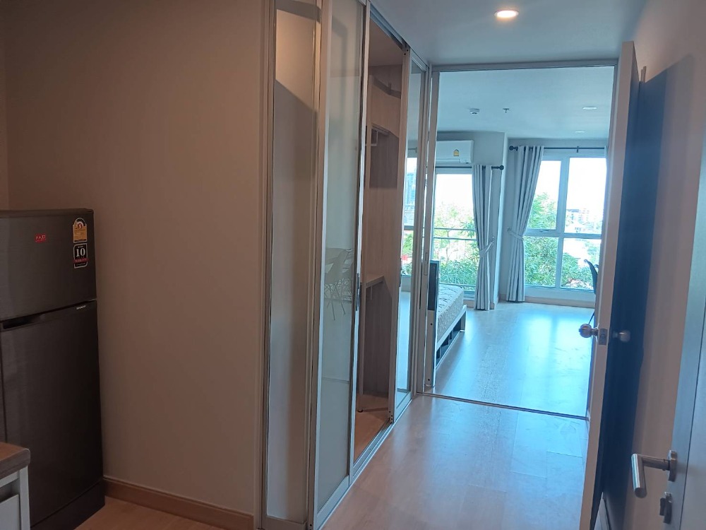 For SaleCondoSapankwai,Jatujak : Condo for sale, Lumpini Selected Suthisan-Saphan Khwai, 17th floor, usable area 32.00 sq m, 1 bedroom, 1 bathroom, fully decorated with furniture and electrical appliances. Convenient travel near BTS Saphan Khwai.