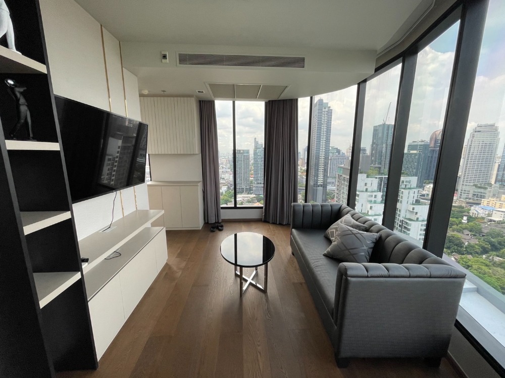 For RentCondoSukhumvit, Asoke, Thonglor : Ideo Q Sukhumvit 36 ​​| Two bedrooms for rent, curved glass, very beautiful view, very good price, rooms decorated according to project standards. Make an appointment to see before the room is reserved.