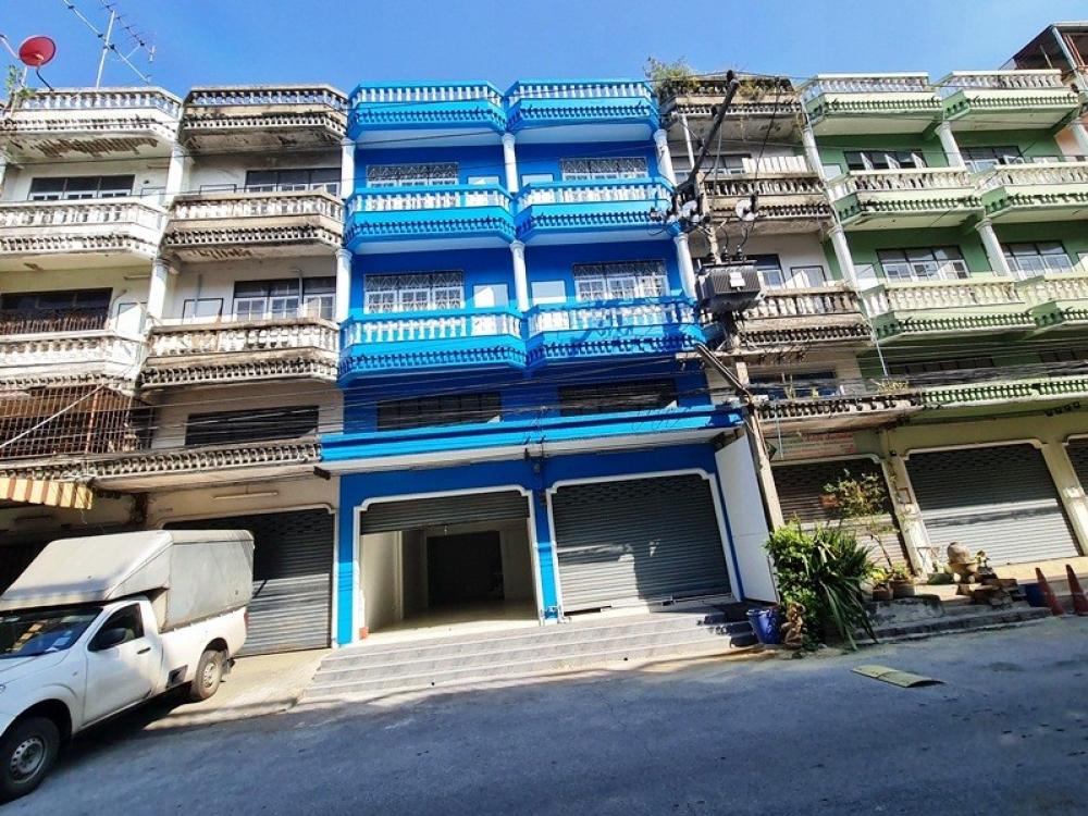 For SaleShophousePathum Thani,Rangsit, Thammasat : Urgent sale! Commercial building, 3 and a half floors, Khlong Song, Lam Luk Ka