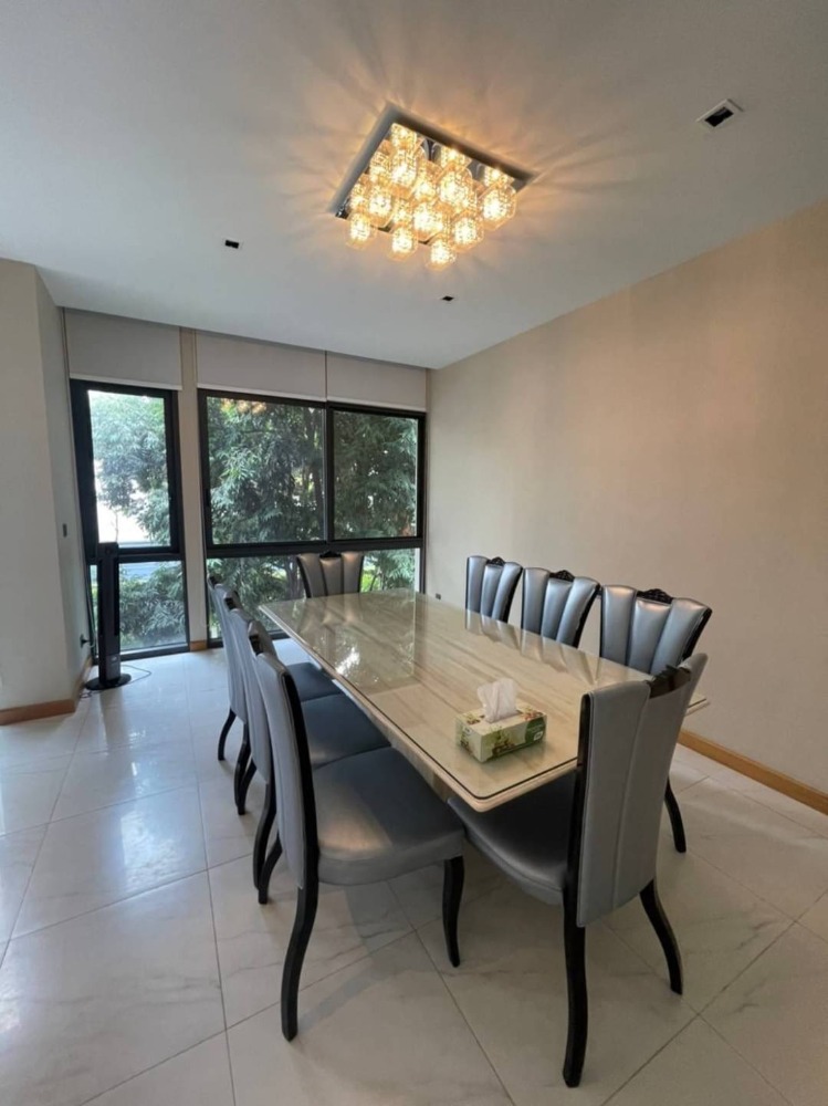 For RentHouseRama9, Petchburi, RCA : Risa04130 Single house for rent, Park Priva, 450 sq m, 80 sq m, 4 bedrooms, has a private elevator, only 300,000 baht.