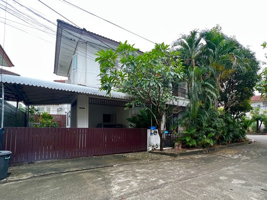 For SaleHouseNawamin, Ramindra : House for sale Baan Phrom Phat 1, Ramintra, area 54.2 sq m., behind the corner, 3 bedrooms, 3 bathrooms, near Fashion, Satit Pattana School Suitable for opening shops, cafes