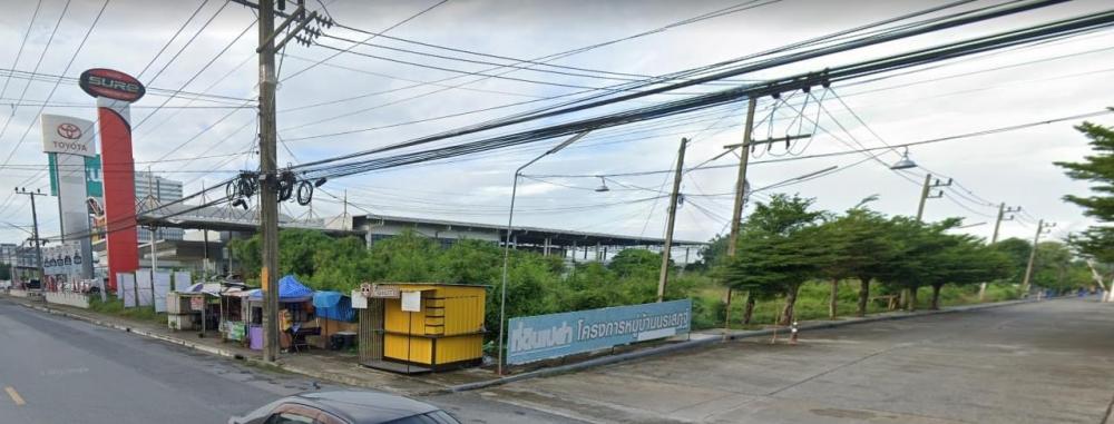 For RentLandNakhon Si Thammarat : Land for rent / sale, good location, next to the road, 2 rai and a half, next to Toyota Muang Khon, Lotus. Opposite is Twin Lotus School.