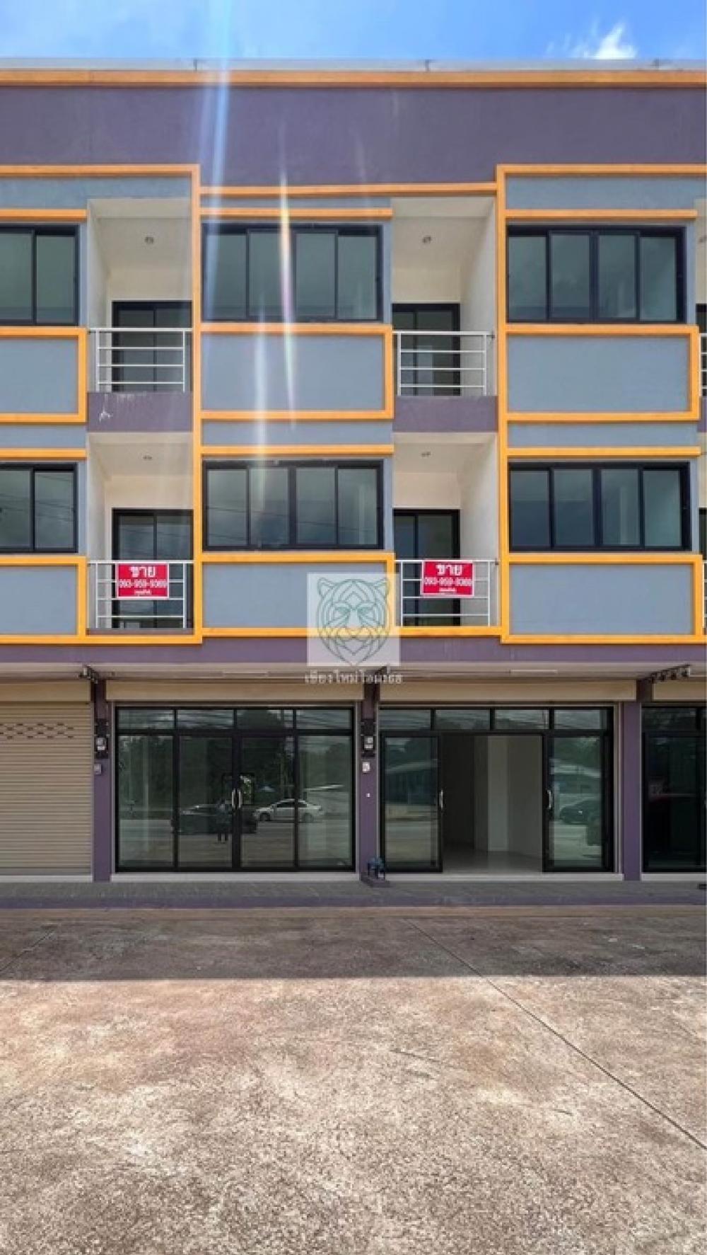 For RentShophouseChiang Rai : New 3-storey building for rent 15,000 per month Chiang Rai Commercial Building