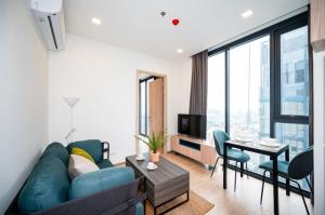 For RentCondoRatchathewi,Phayathai : Brand New Condominium for rent XT Phayathai 1 bedroom price 19,999 / month Can negotiate