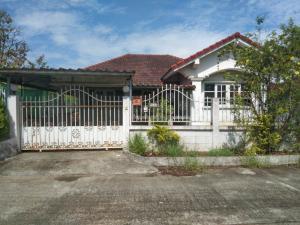 For SaleHouseTak : House for sale, Mae Sot, Tak Province, a dream village, just 5 minutes from Robinson Lifestyle, located in Mae Sot City, land 54 sq m, 1 storey detached house, 3 bedrooms, lots of parking, cute house, nice to live in, perfect condition, slightly improved 