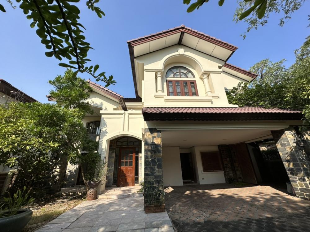 For SaleHousePattanakan, Srinakarin : 🌟 2 storey detached house for sale, good structure‼️ Ladawan village 5/10 👉 3 bed 3 bath 4 park 🚘