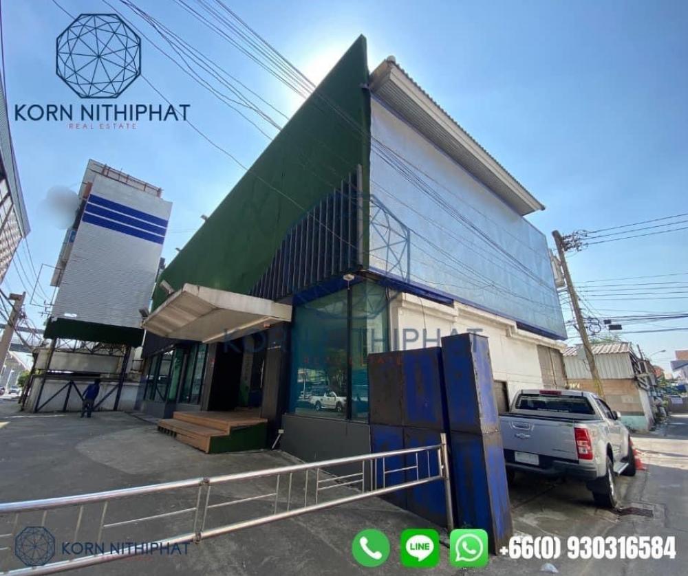 For RentShowroomPattanakan, Srinakarin : Rent a Stand Alone building, Srinakarin - On Nut, good location, next to the main road, next to the BTS, with 10 parking spaces.