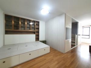 ขายคอนโดสาทร นราธิวาส : For Sale : ลุมพินี เพลส นราธิวาสราชนครินทร์ ติด BRT นราราม 3 ราคาขาย 3 ล้านบาท  ห้องใหญ่ขนาด 40 ตร.ม.  สิทธิ์ฟรีที่จอดรถ 1 คัน พร้อมอยู่ สภาพดีมาก
