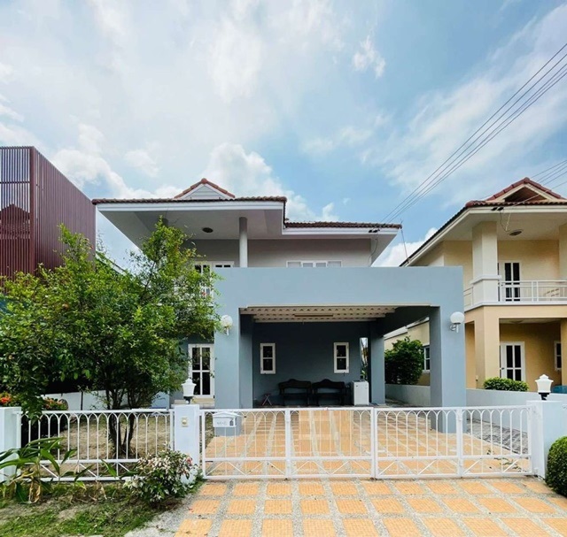 For RentHouseRayong : Rayong, Map Ta Phut, new detached house for rent, the cheapest place in 3 worlds, Sukhumvit Road, 60 sq m. Robinson Ban Chang, 150 sq m., 2 floors, Air 3, 2-4 cars, Tesco Lotus