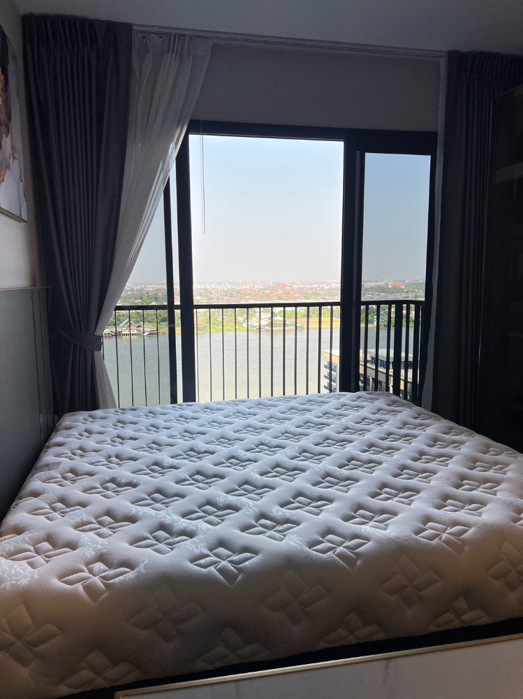 For SaleCondoRattanathibet, Sanambinna : Want to sell/rent Condo The Politan Rive next to the Chao Phraya River. Room with front view of the river You can see the river throughout the room, not exposed to sunlight.