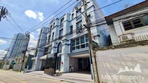 For RentShophouseSapankwai,Jatujak : Commercial Building on Ratchadaphisek Road For Rent, Chan Kasem, Chatuchak, Bangkok