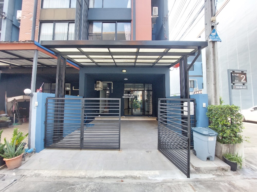 For SaleTownhouseChaengwatana, Muangthong : 3-storey townhome for sale, half behind the corner, ready to move in, Village House 35, next to Chaengwattana Road near Muang Thong Thani Si Rat Expressway