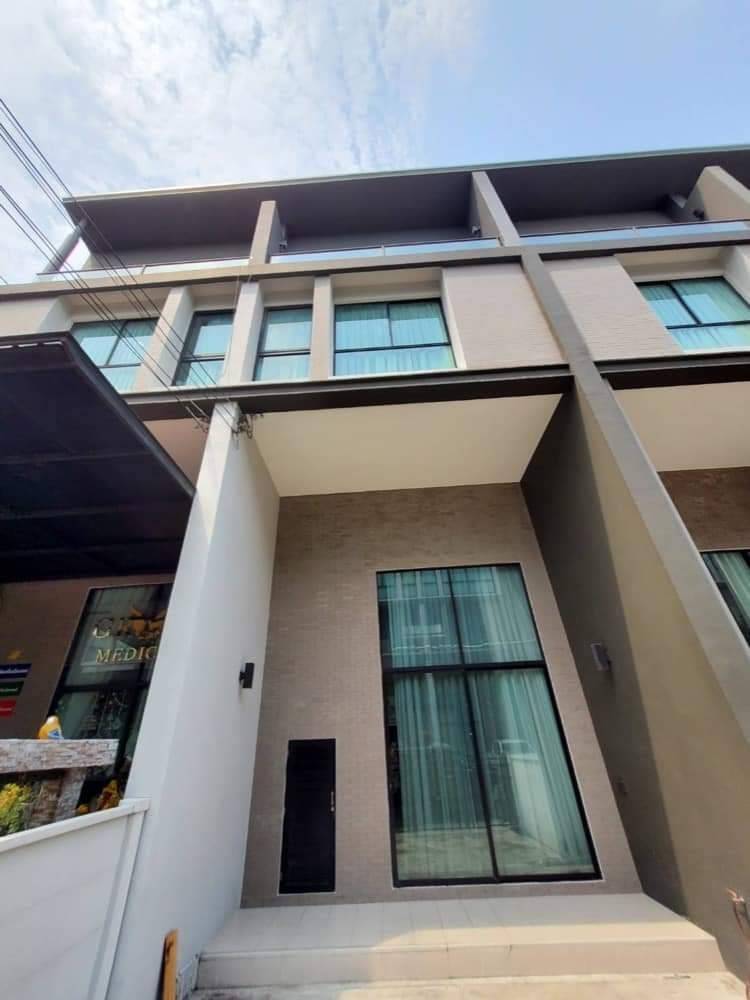 ขายทาวน์เฮ้าส์/ทาวน์โฮมวิภาวดี ดอนเมือง หลักสี่ : ทาวน์โฮม 3.5ชั้น บ้านกลางเมืองวิภาวดีรังสิต64 ราคาถูก ทำเลดีติดรถไฟฟ้า ลาดพร้าว แจ้งวัฒนะ วิภาวดีรังสิต พหลโยธิน รามอินทรา ทางด่วนศรีรัช ดอนเมือง สะพานใหม่ หลักสี่