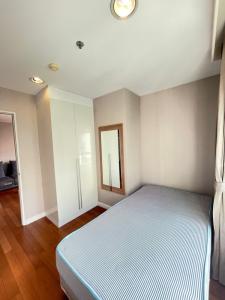 For SaleCondoRama9, Petchburi, RCA : Condo for Sale Belle Grand Rama 9