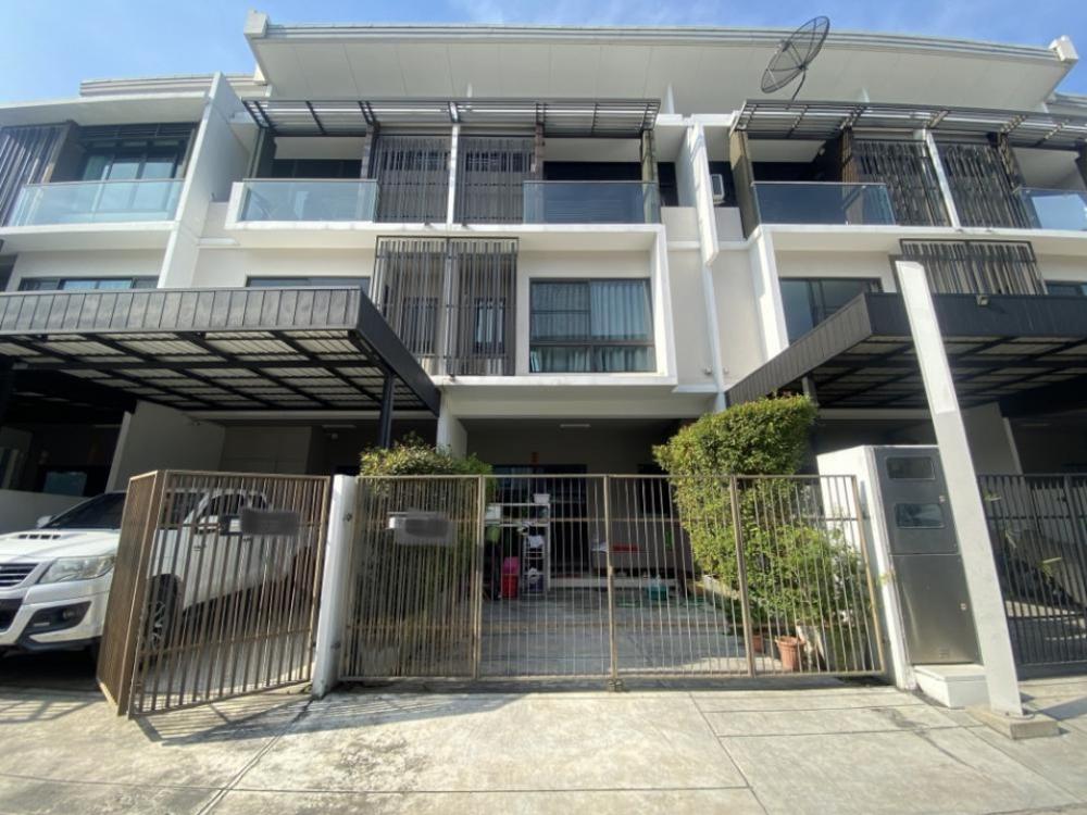 For SaleTownhouseYothinpattana,CDC : Townhouse for sale The Landmark Ekkamai-Ramintra (The Landmark Ekkamai-Ramintra)
