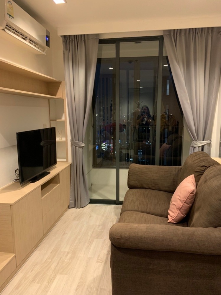 For RentCondoWongwianyai, Charoennakor : Condo for rent IDEO Mobi Sathorn