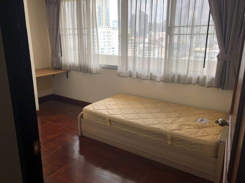 For SaleCondoSukhumvit, Asoke, Thonglor : DS Tower 1, Spacious 3 bedrooms size 200sqm for sale 17mb