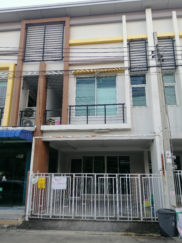 For SaleTownhouseNawamin, Ramindra : Urgent sale, two-storey townhome, RK Park Hathairat, three air conditioners, good condition, suitable for investment, living or adjusting to office