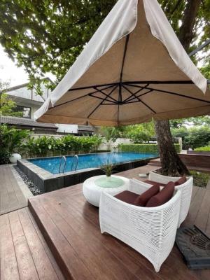 ให้เช่าบ้านสุขุมวิท อโศก ทองหล่อ : Rental/ Selling : Villa House In Thonglor with Private Pool , 5 Beds 5 baths ,163 sqw, 459 sqm ,Parking 4+4🔥🔥 Rental : 600,000 THB / Month🔥🔥 🔥🔥 Selling : 220,000,000 THB 🔥🔥 #houseforrentbangkok #houseforsellbangkok#realeastatethailand#condoforentbangkok#c